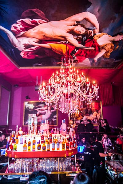 f Club