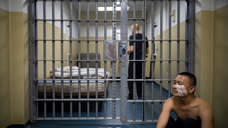 Prison Laundry Dispute Ends in Brutal 15cm Face Slash