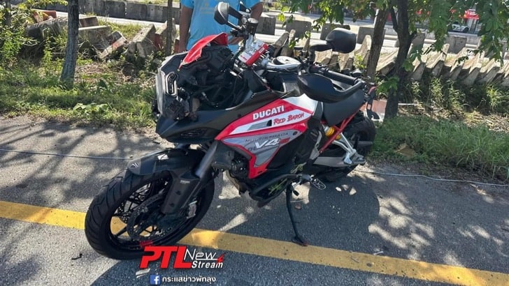 Mohamed Reza Bin Abdul Rashids Ducati motorcycle after the accident (Facebook/กระแสข่าวพัทลุง)